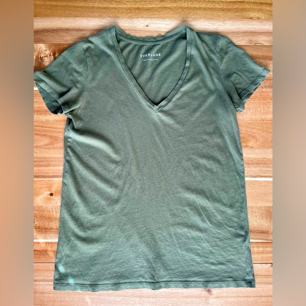 Everlane Women's Small 100% Supima Cotton V-Neck T Shirt Olive Green